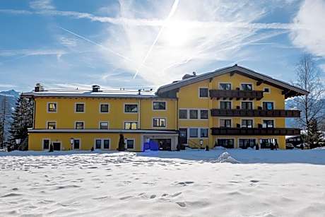 Mountain Hotel & Hostel