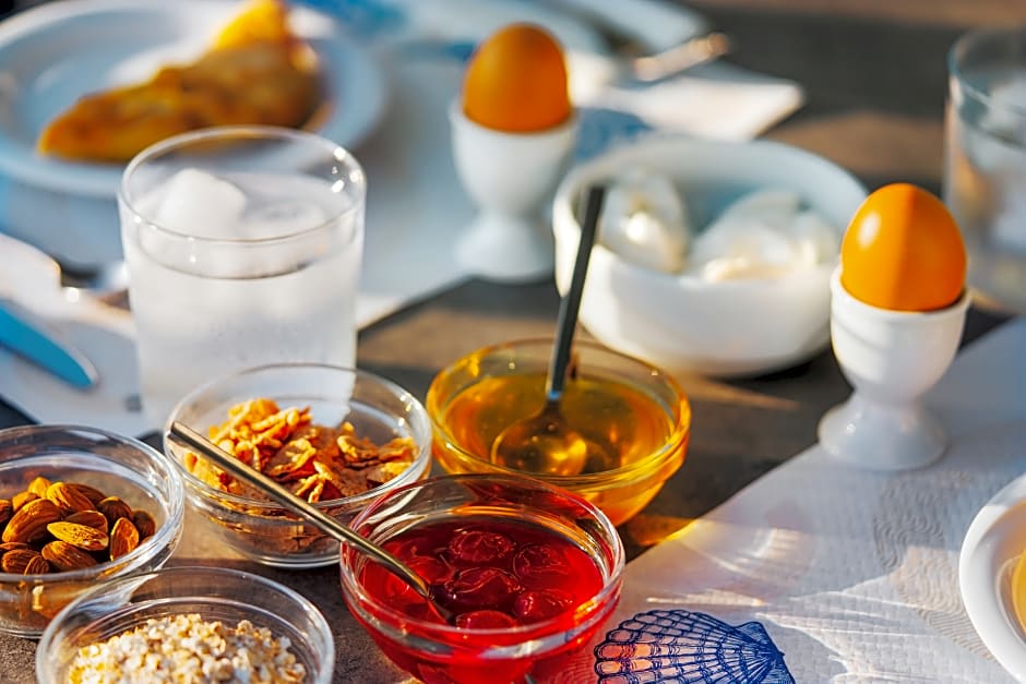 Aelia Apartments & Suites