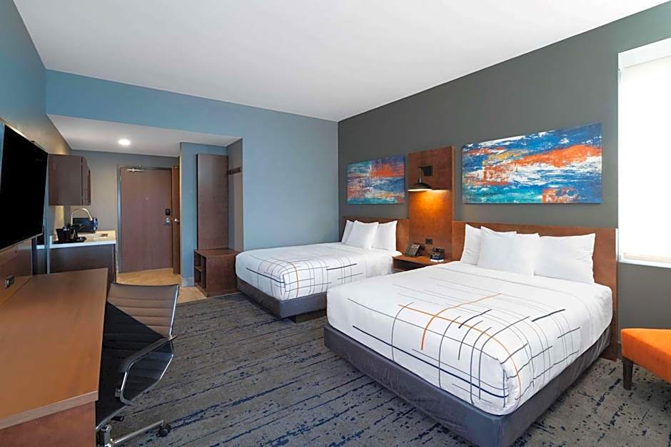 La Quinta Inn & Suites by Wyndham Louisville East