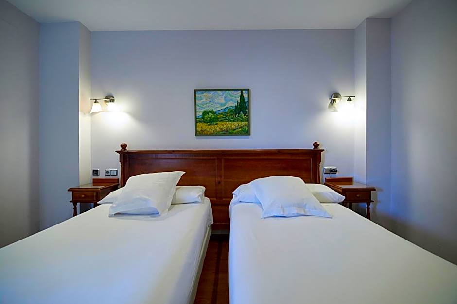 Photo 1 of 7 of Superior 2 Beds, Jetted Tub