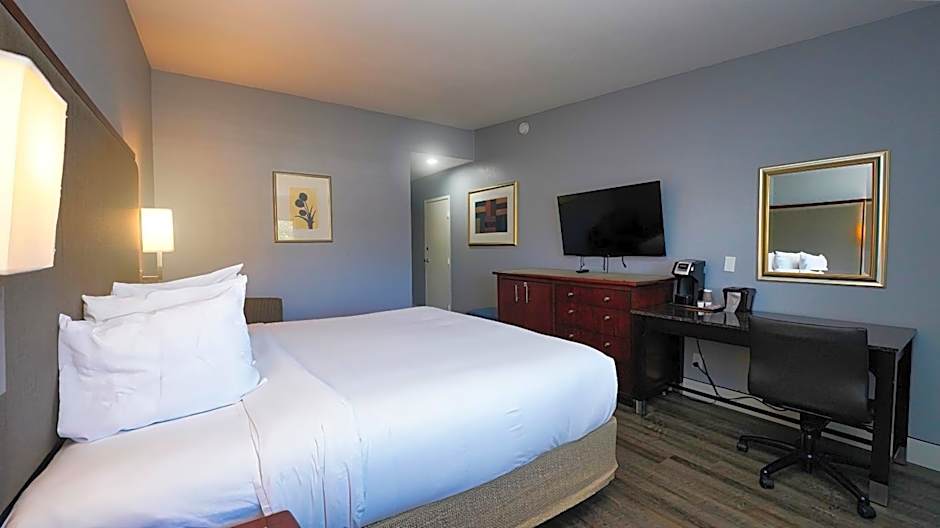 SeaSide Inn & Suites