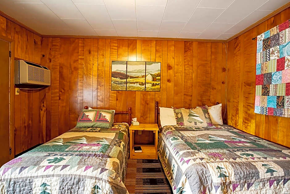 Lloyd's On The River Country Inn By OYO