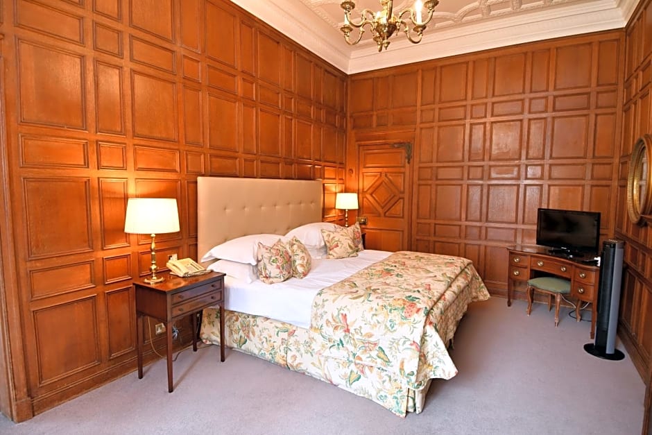 Photo 1 of 6 of Master Suite