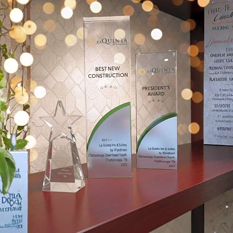 La Quinta Inn & Suites by Wyndham Chattanooga Downtown/South