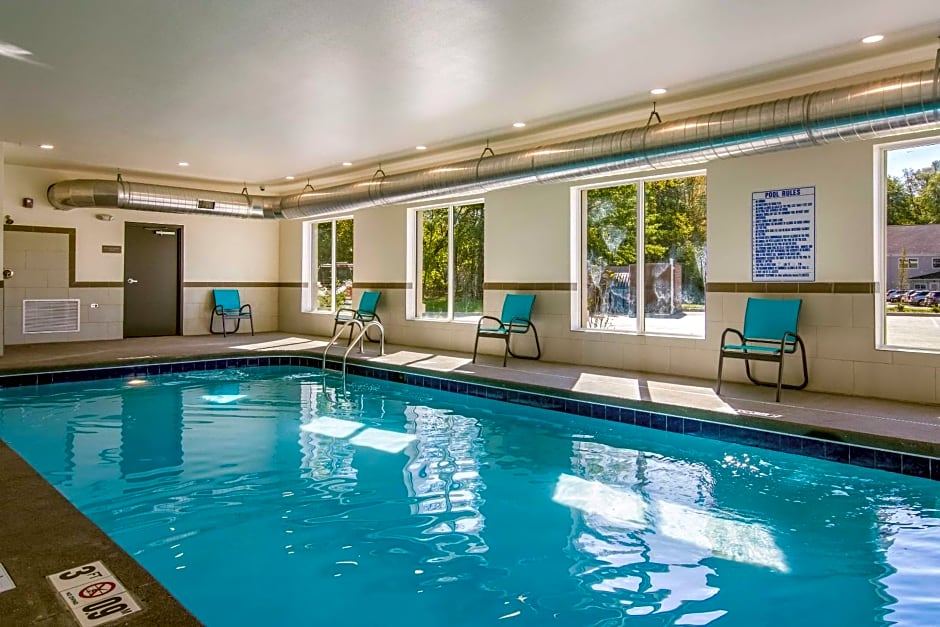 Comfort Suites Brunswick - Clevelend Southwest