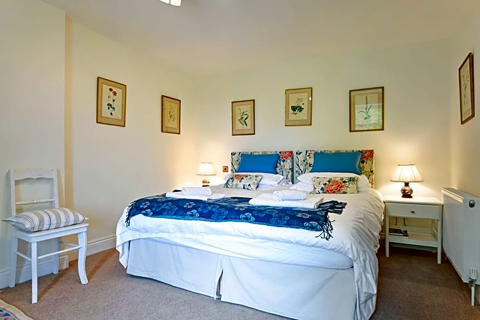 Countryside Escape - The Night Owl