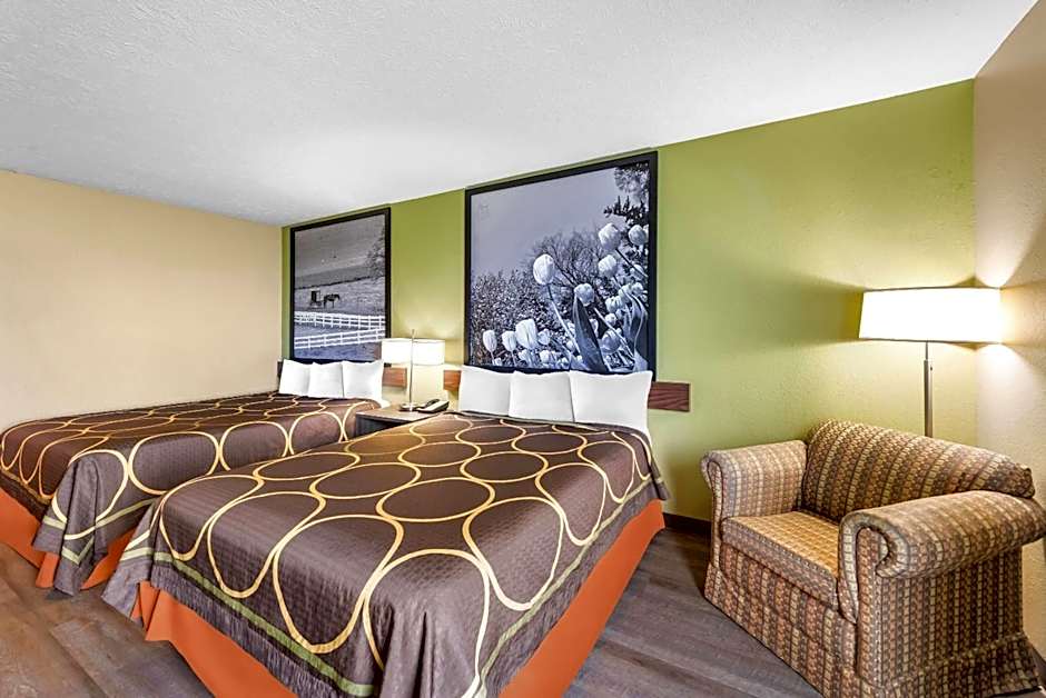 Super 8 by Wyndham Bellefontaine