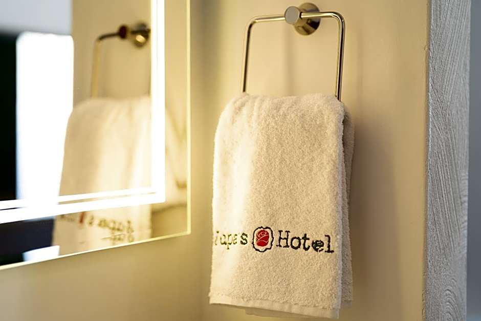 Jupa's Hotel