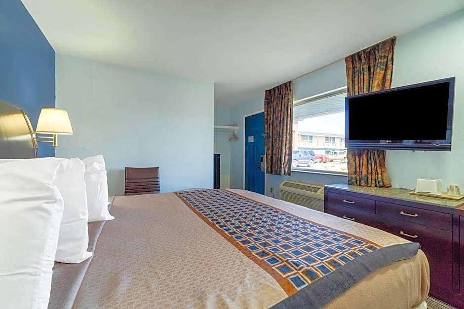 Budget Inn by OYO Frederick US-183