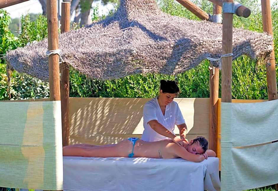 Village with swimming-pool and private equipped beach in Montalto Marina