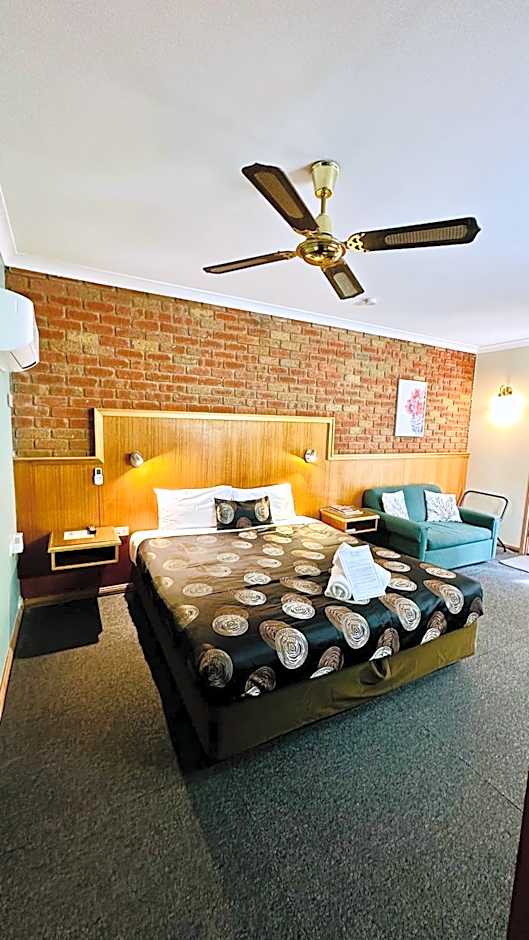 Early Australian Motor Inn