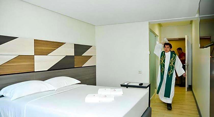 Travelite Hotel Legarda