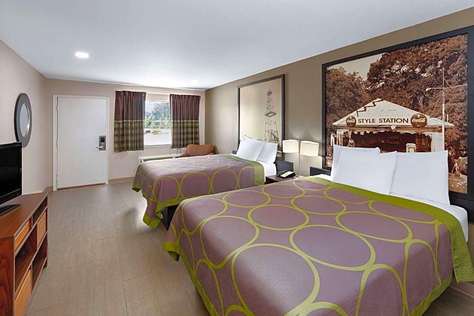 Super 8 by Wyndham Buffalo