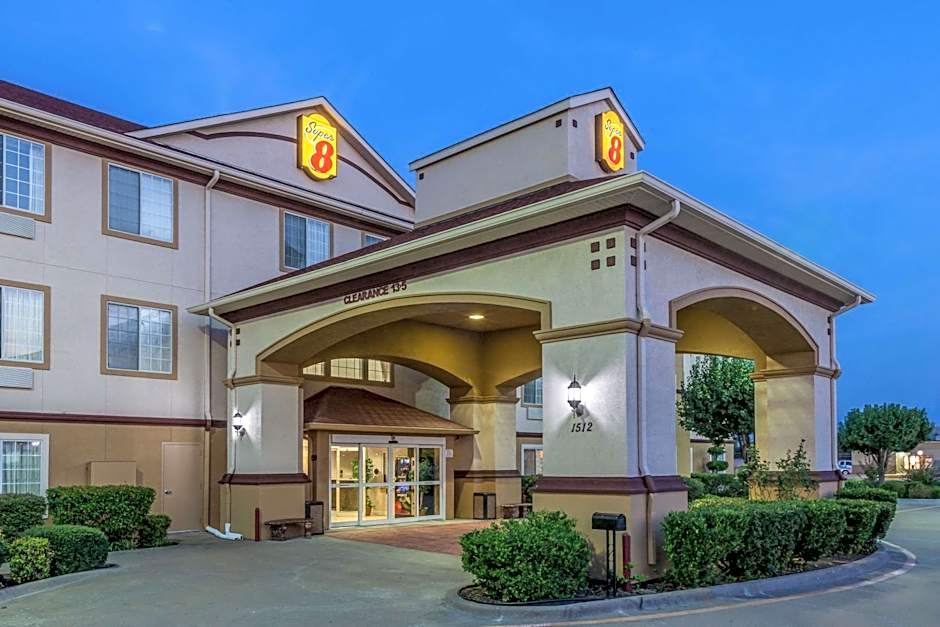 Super 8 by Wyndham Hillsboro TX