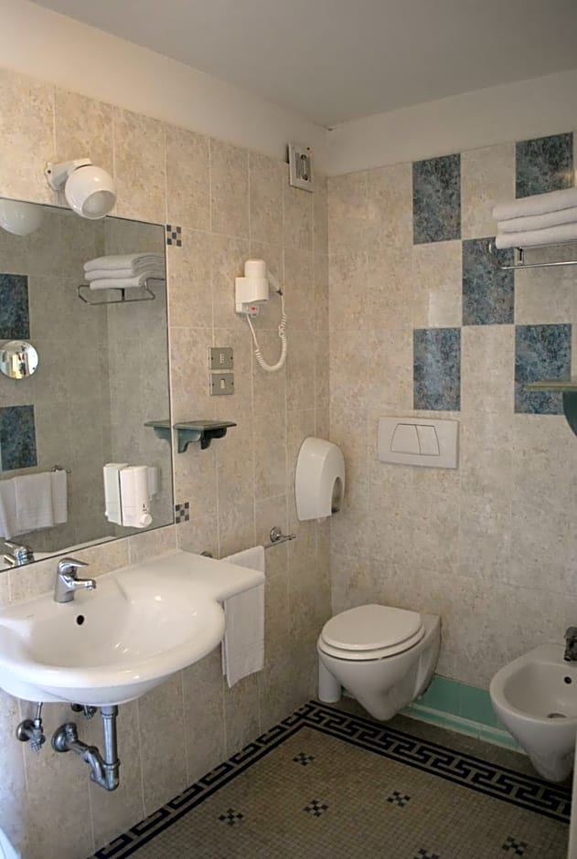 Villa Tina Hotel
