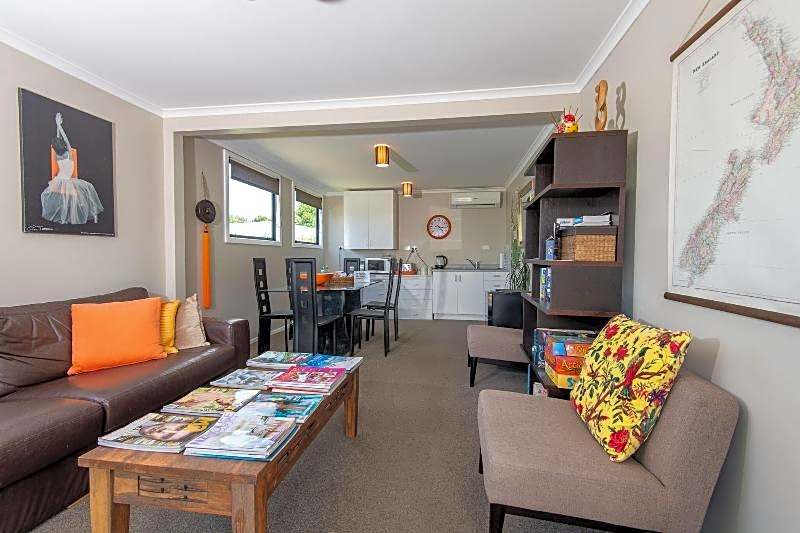 73 Milton Accommodation