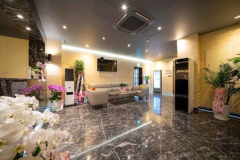 Hotel Millennium