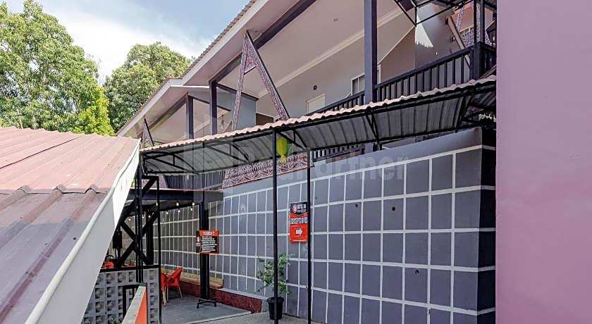 Hotel 78 Parapat Mitra RedDoorz