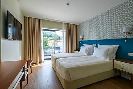 Deluxe Double or Twin Room with River View