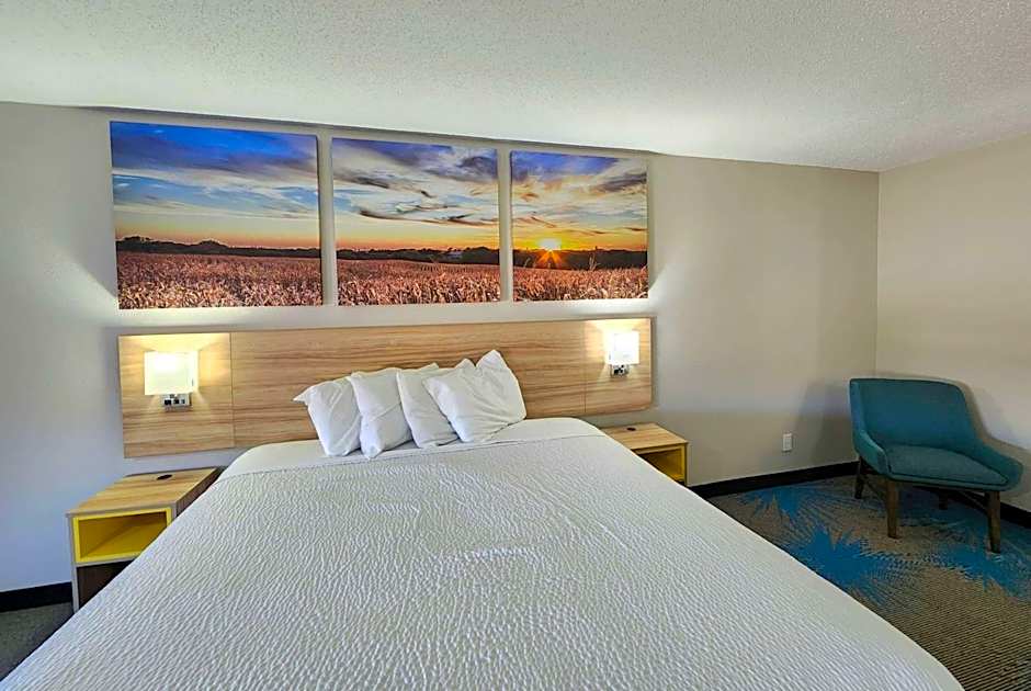 Days Inn & Suites by Wyndham New Iberia
