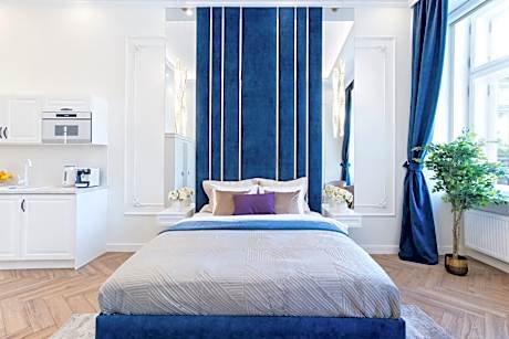 Royal Suite no. 1A, 1st floor Main Square view