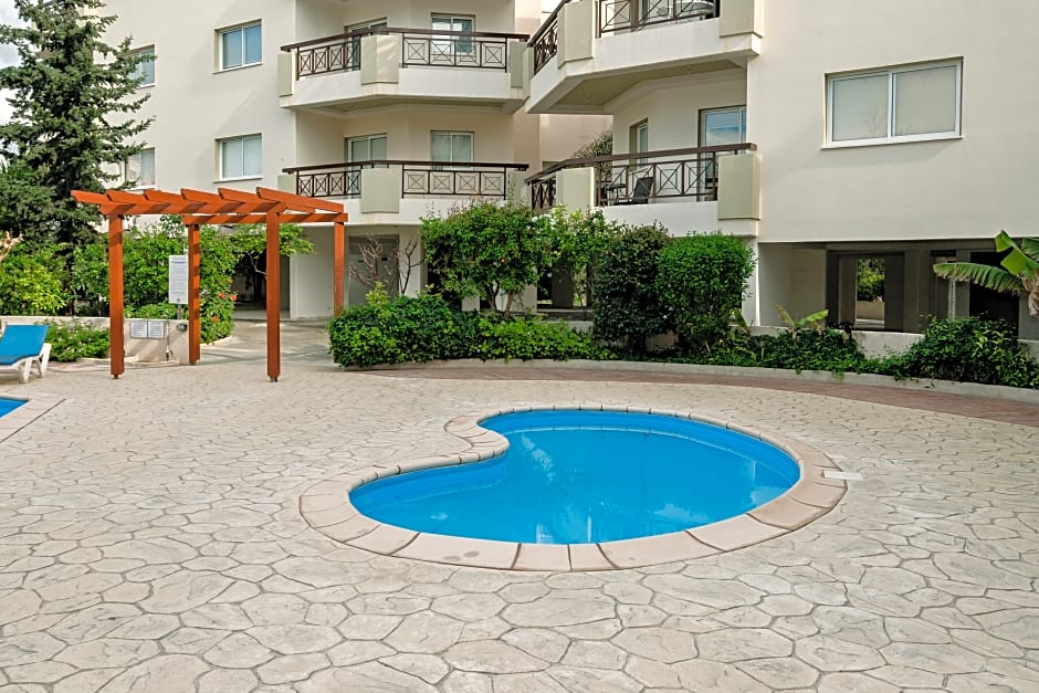 Artemis Cynthia Complex