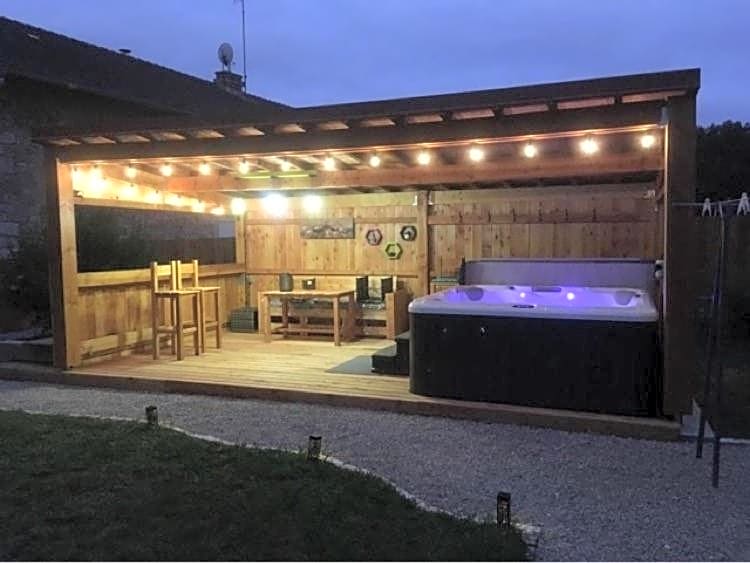 Le Nid d'Alex Spa , Rando et table d'hôte