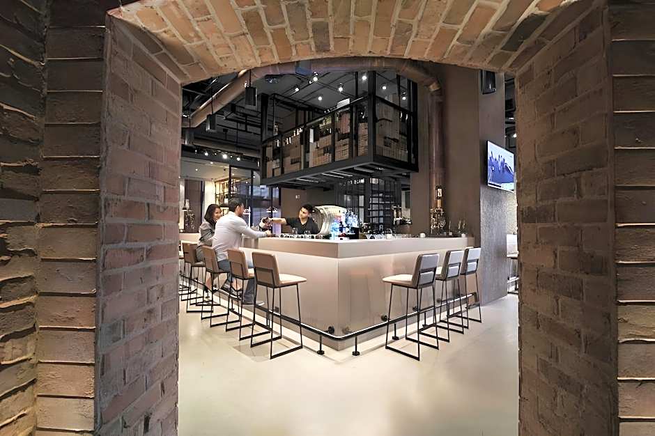 Pearl Rotana Capital Centre