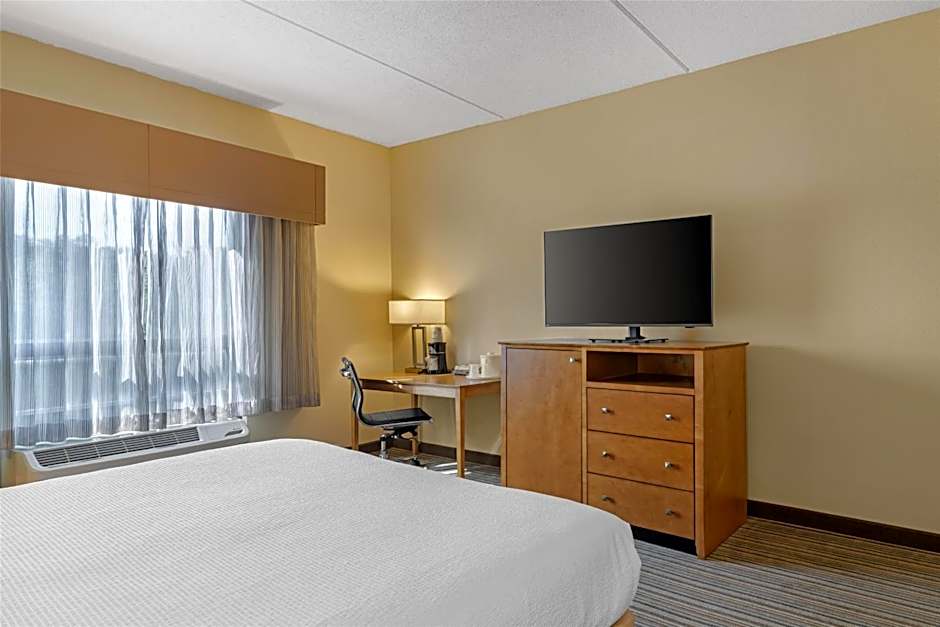 Best Western Royal Plaza Hotel & Trade Center
