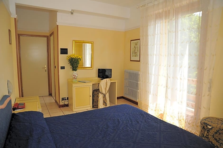 Hotel Salus