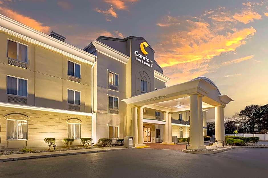 Comfort Inn & Suites Carneys Point