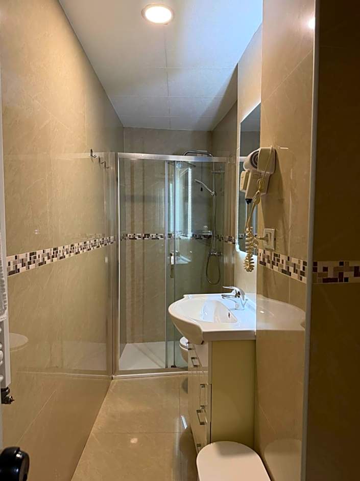 New Alexander Hotel
