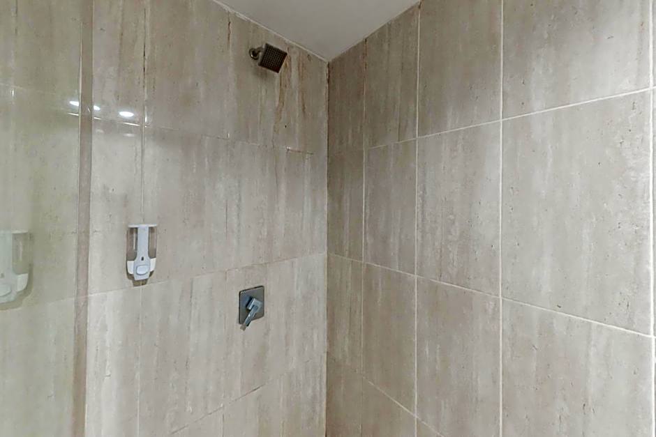 RedDoorz near Plaza Balikpapan