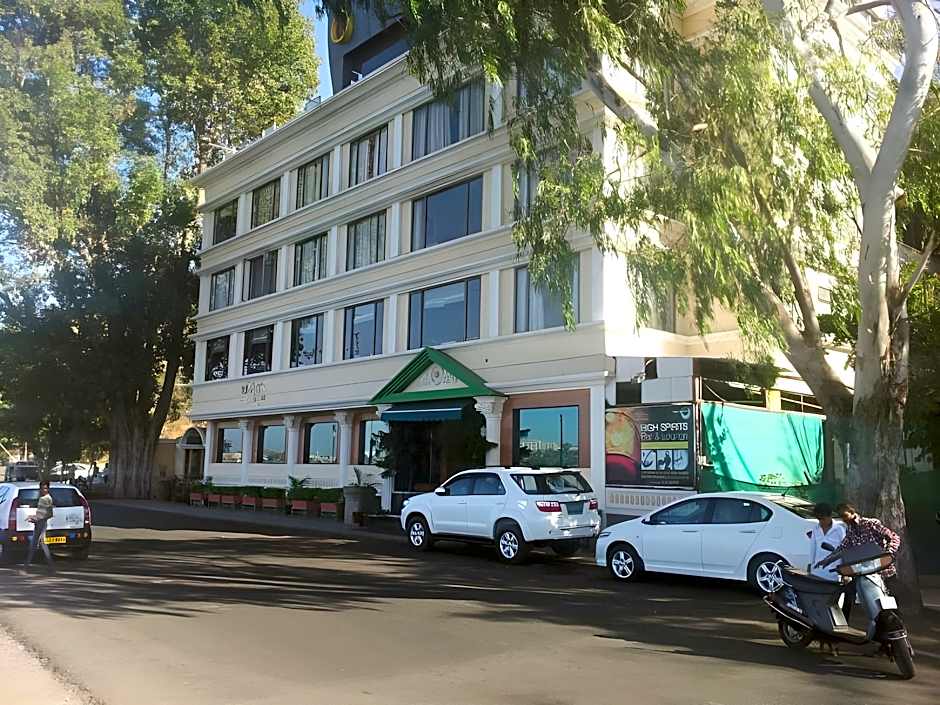 Hotel Ranjits Lakeview