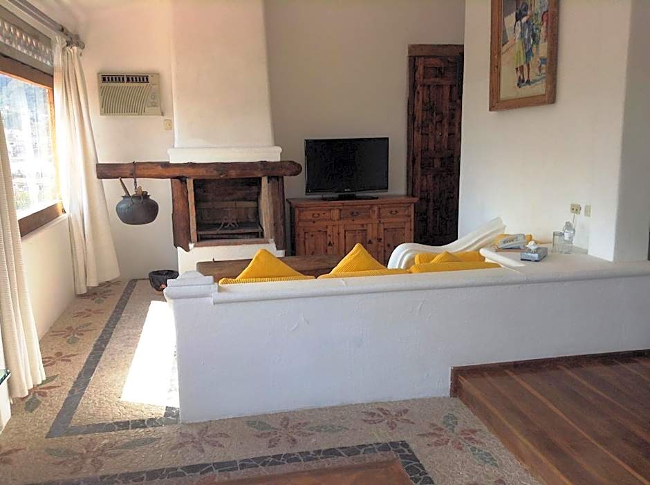 Posada de la Mision, Hotel Museo y Jardin