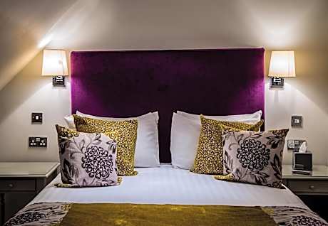 King Suite with Sofa - Non-Smoking