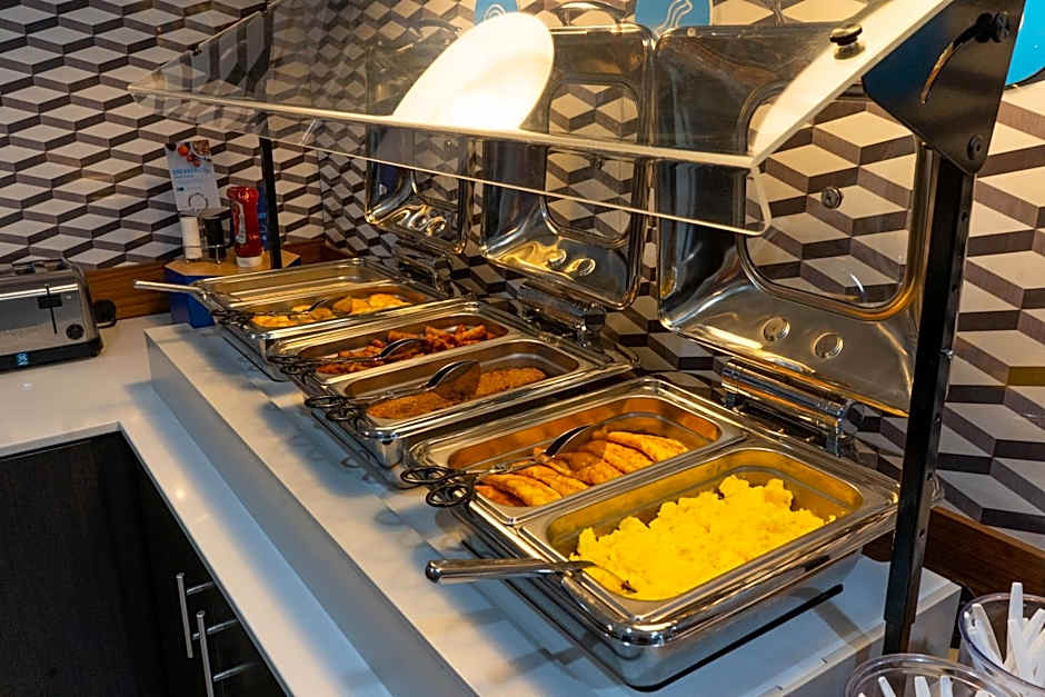 Holiday Inn Express Hotel & Suites Bedford By IHG