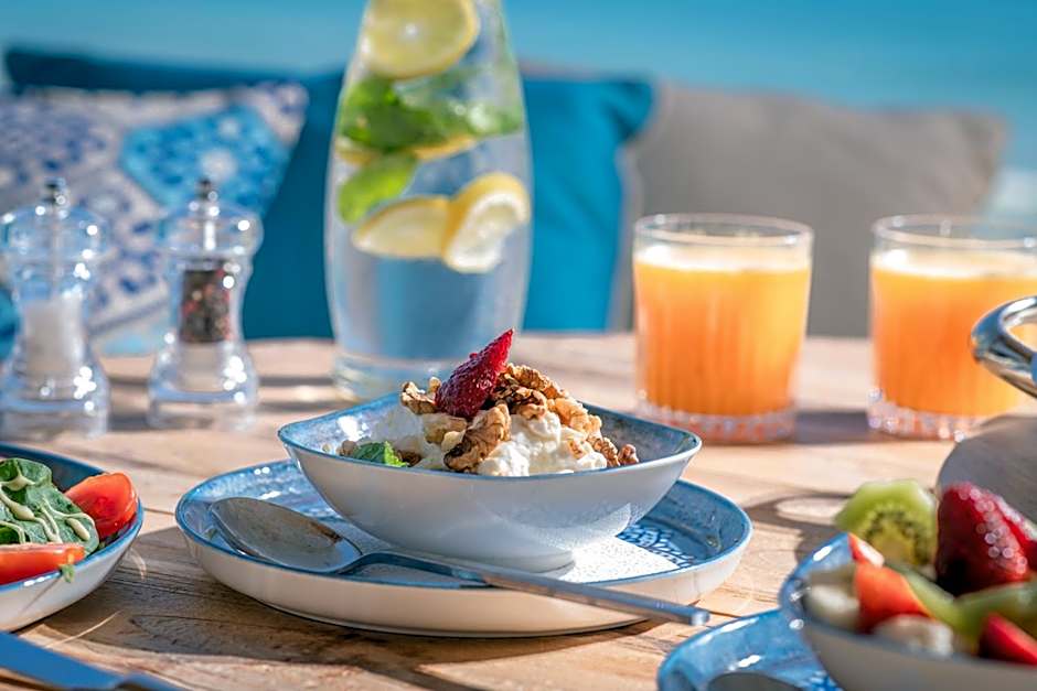 Parthenis Beach, Suites by the Sea