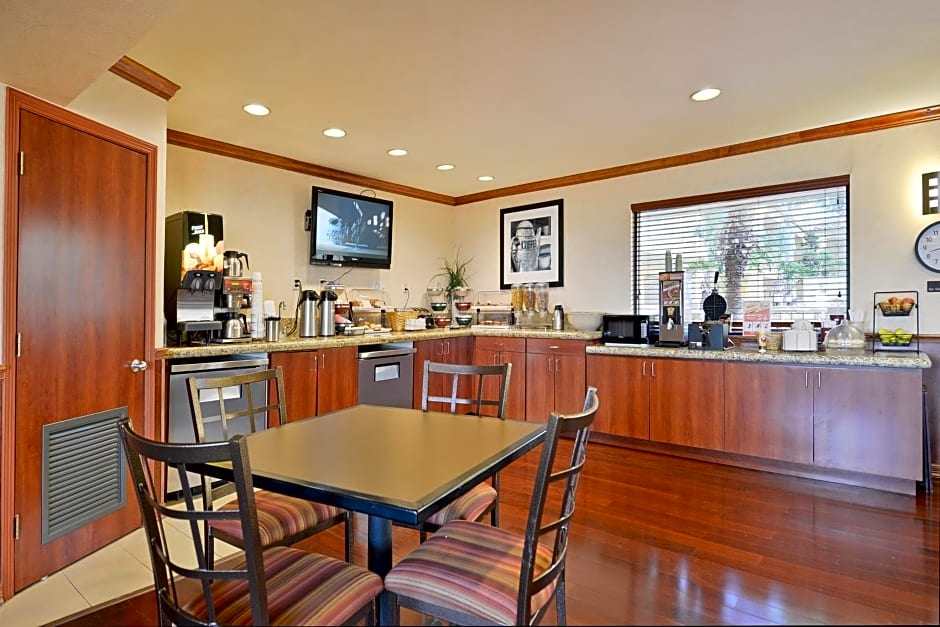 Super 8 by Wyndham Corpus Christi Northwest