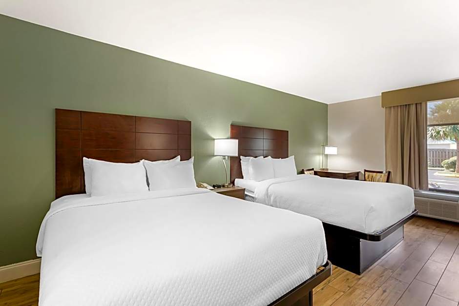 Quality Inn & Suites St Augustine Beach Area