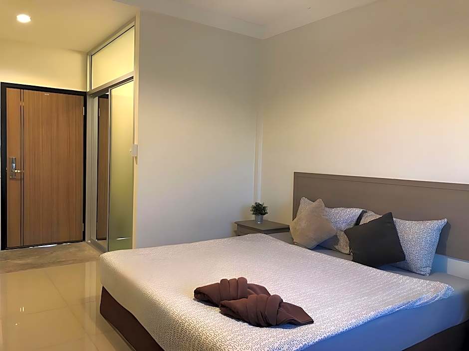 Sunday Ayothaya Hotel