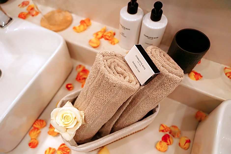 Bambuu Lakeside Lodge