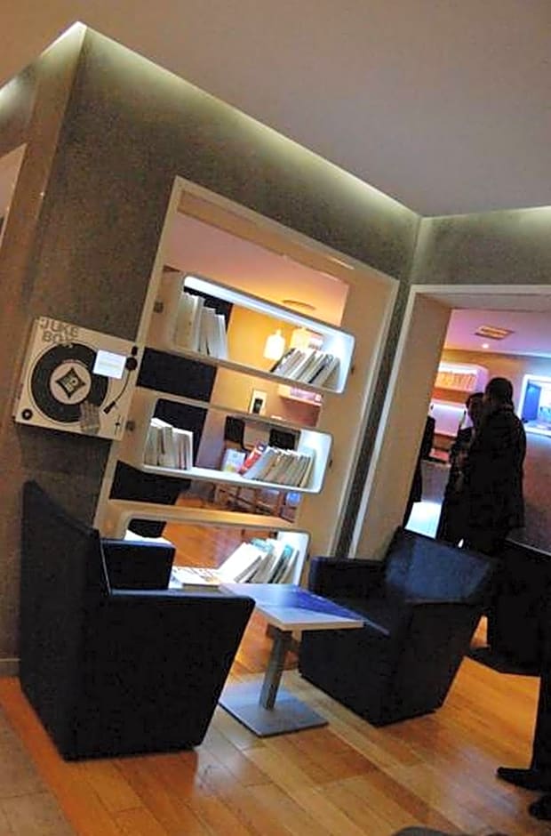 Ibis Styles Paris Tolbiac Bibliotheque