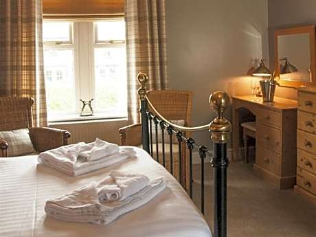 The Poplars Rooms & Cottages