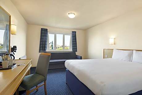 Triple Room (One Double & One Single)