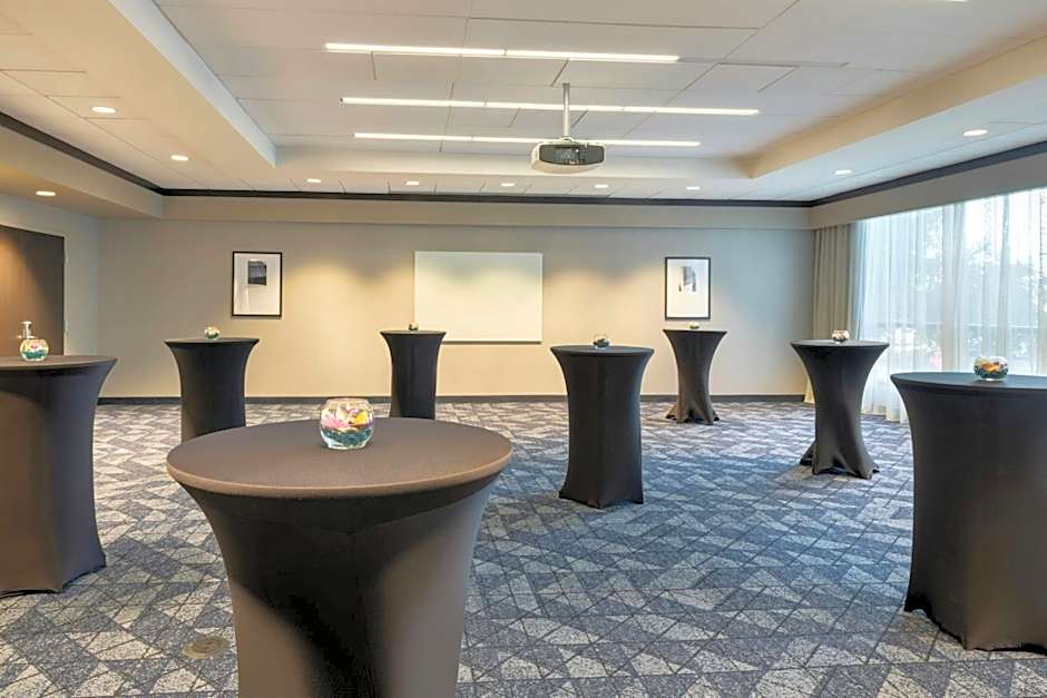 Courtyard by Marriott Redwood City