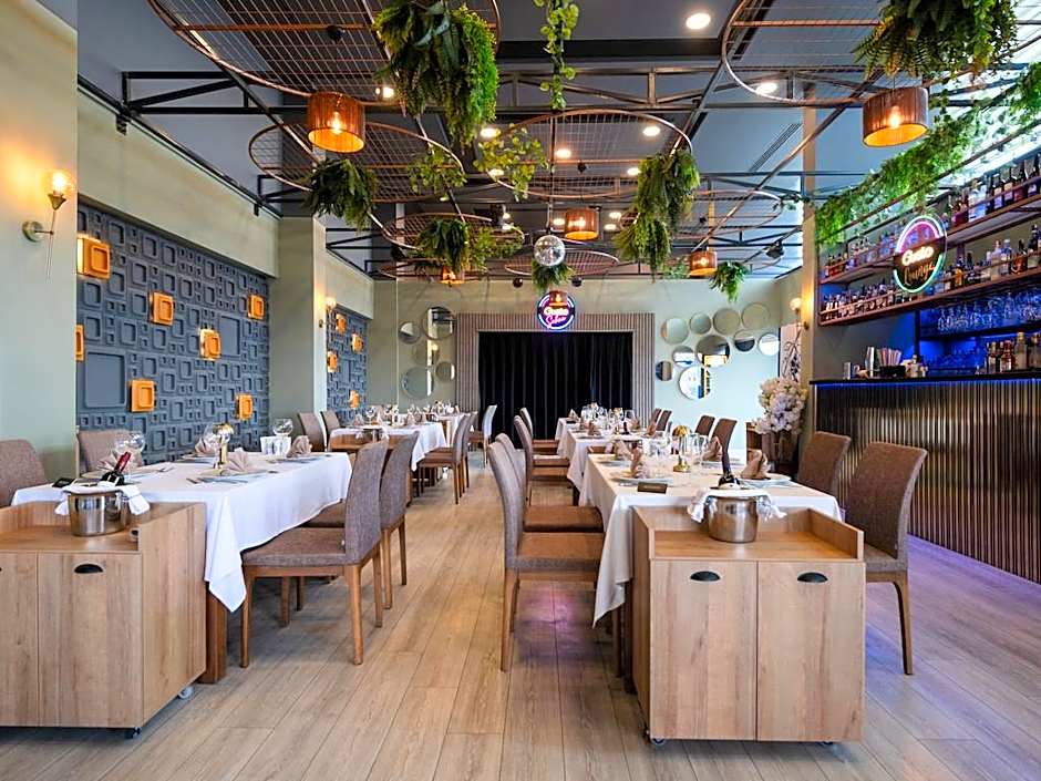 Parion Hotel