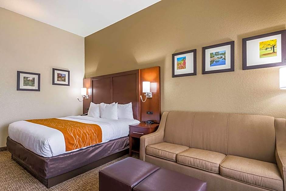 Comfort Inn & Suites Dayton North