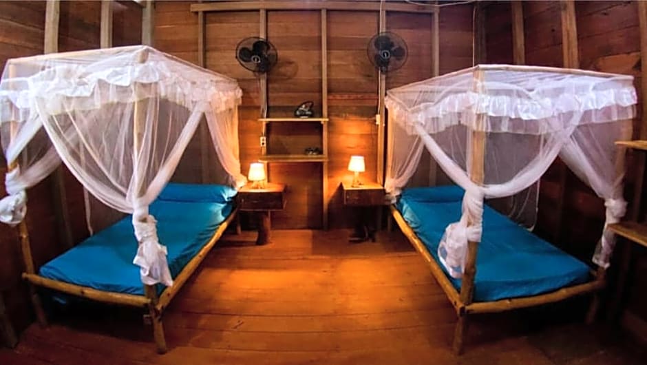 Mentawai Ebay Playground Surfcamp