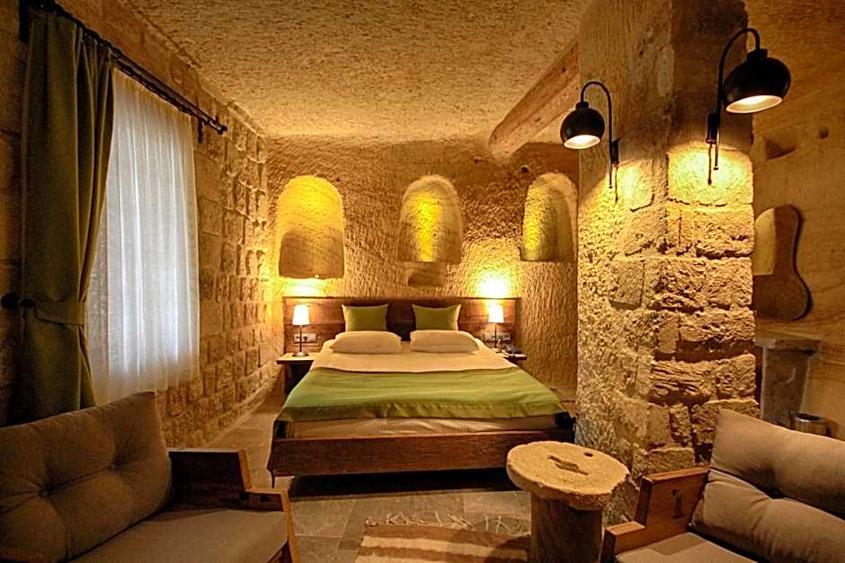 1811 Cave Hotel